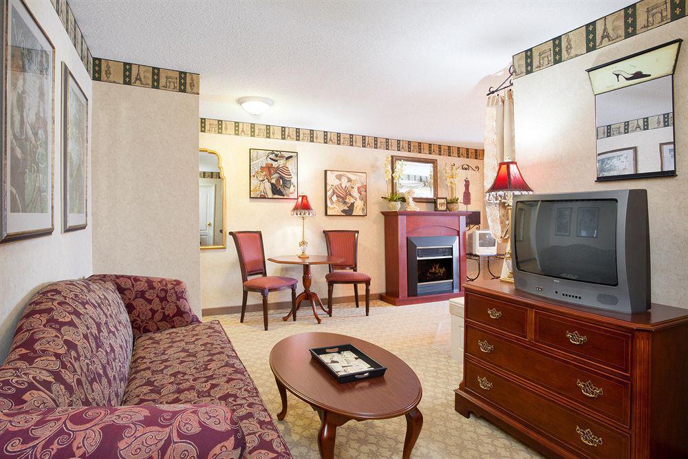 Holiday Inn Express & Suites - Sharon-Hermitage By Ihg West Middlesex Rum bild