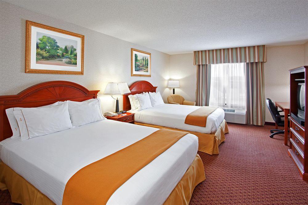 Holiday Inn Express & Suites - Sharon-Hermitage By Ihg West Middlesex Exteriör bild