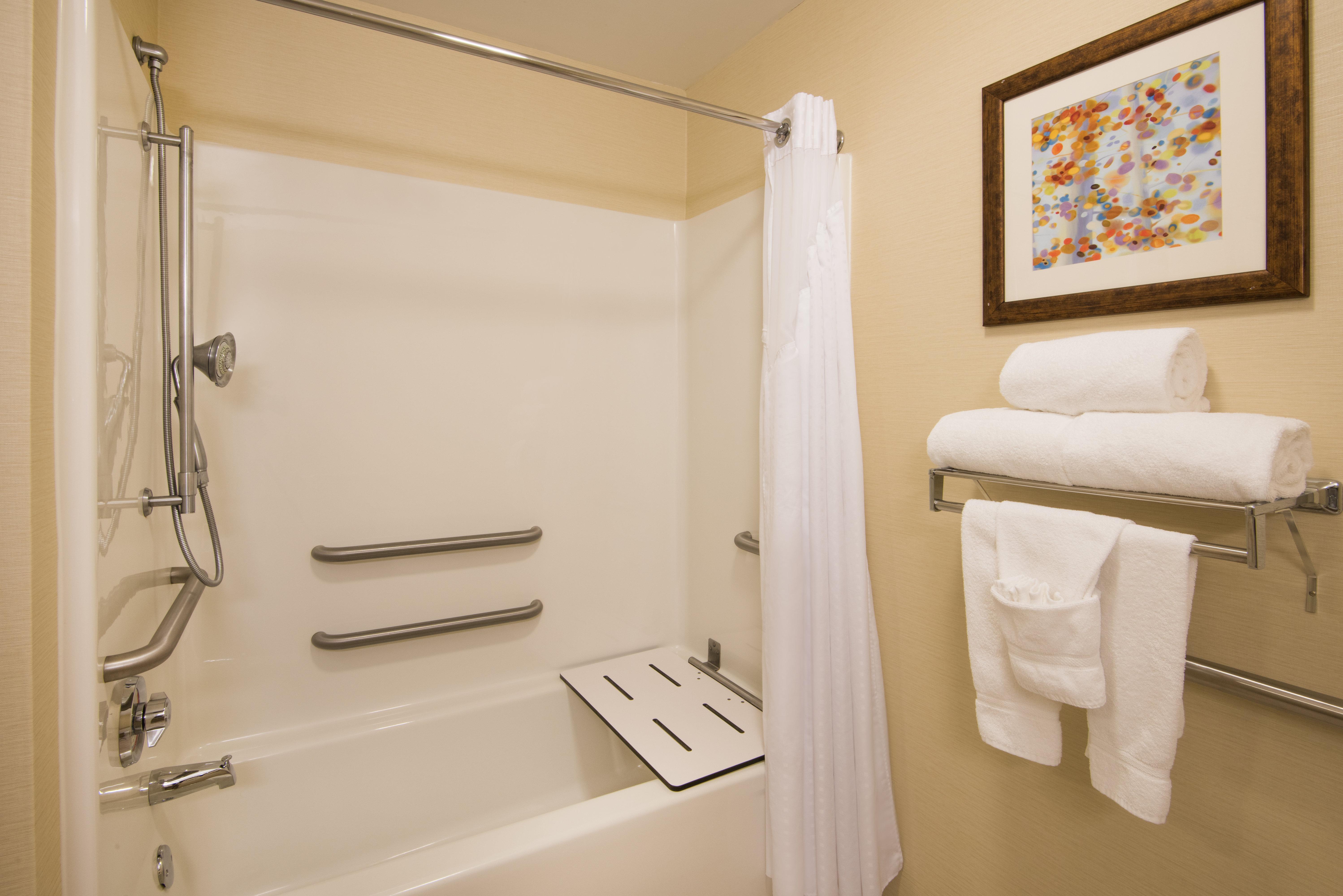 Holiday Inn Express & Suites - Sharon-Hermitage By Ihg West Middlesex Exteriör bild