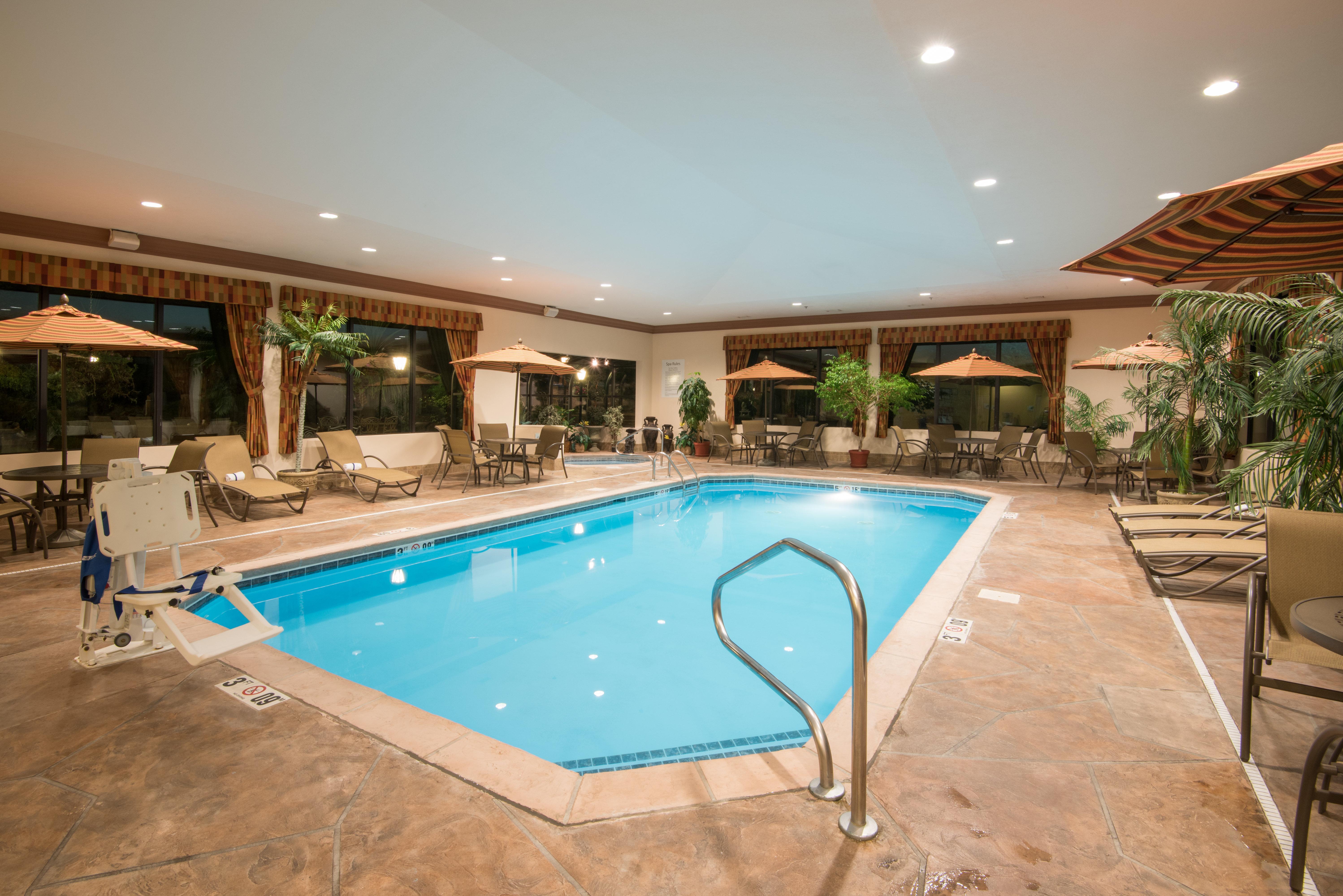 Holiday Inn Express & Suites - Sharon-Hermitage By Ihg West Middlesex Exteriör bild