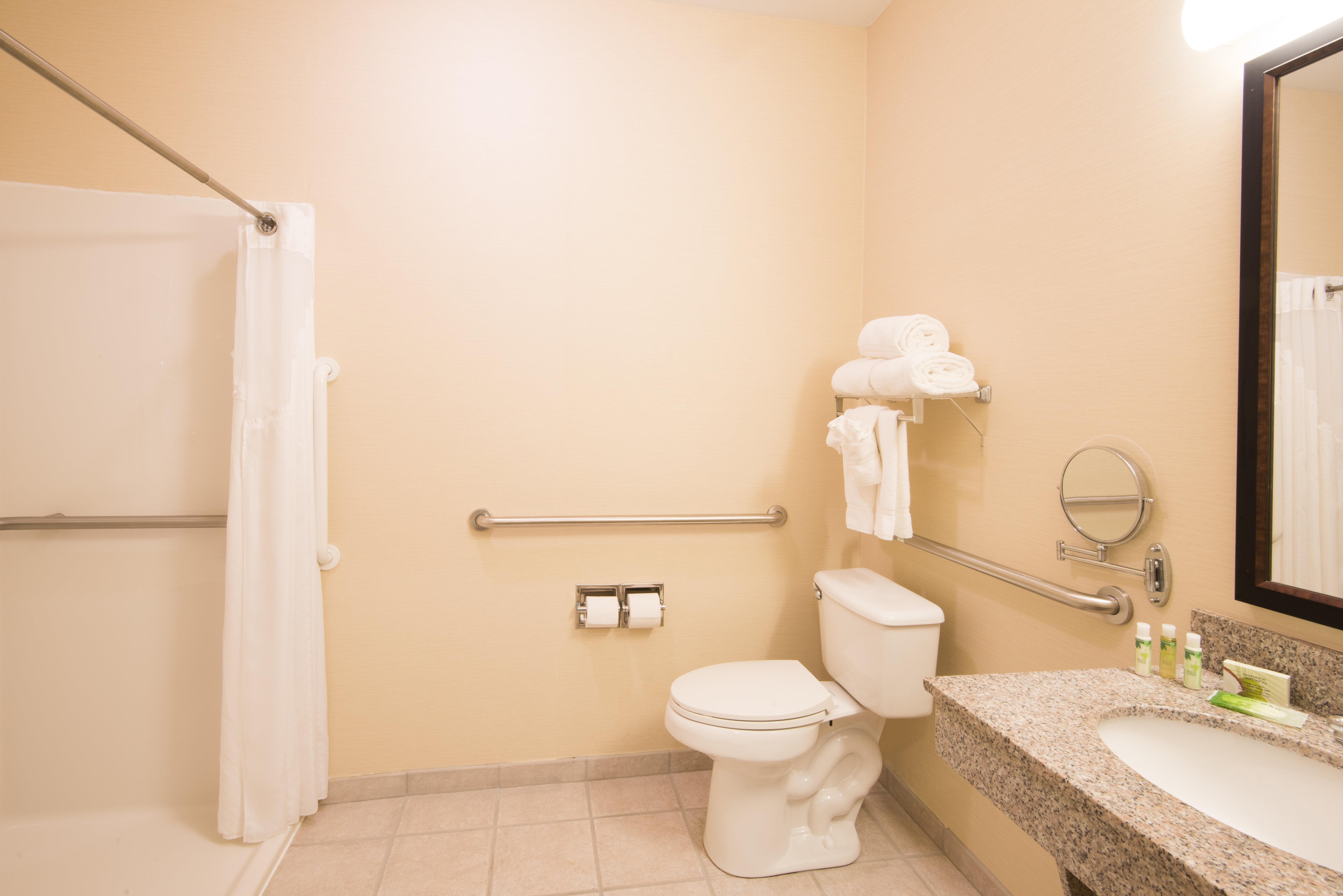 Holiday Inn Express & Suites - Sharon-Hermitage By Ihg West Middlesex Exteriör bild