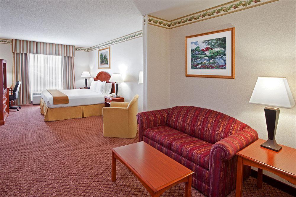 Holiday Inn Express & Suites - Sharon-Hermitage By Ihg West Middlesex Exteriör bild